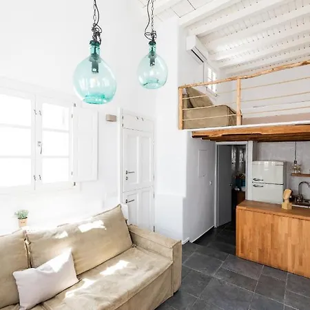 Cozy In Apartment *
